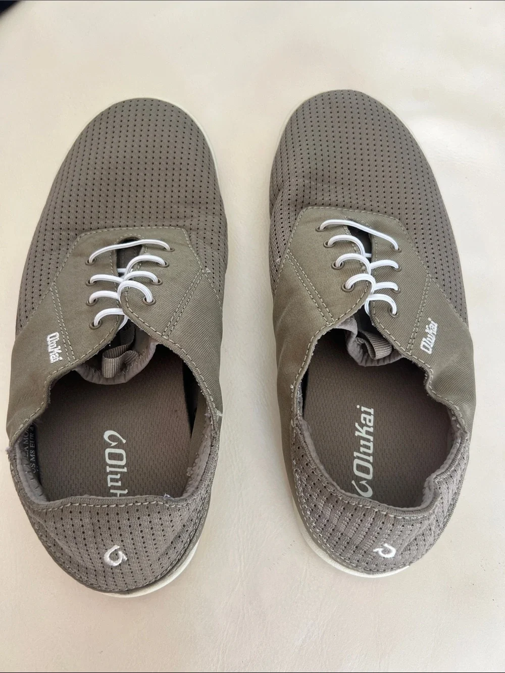 OluKai Men's Nohea Moku Sz 8 Casual slip on sneakers. Drop in Heel,Quick drying.